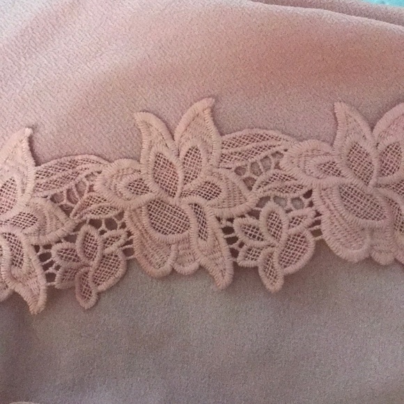 DEX SUIT SHOP NEW YORK Peach Light Pink NWT Sleeveless Top With Bottom Lace Hem - Picture 3 of 6